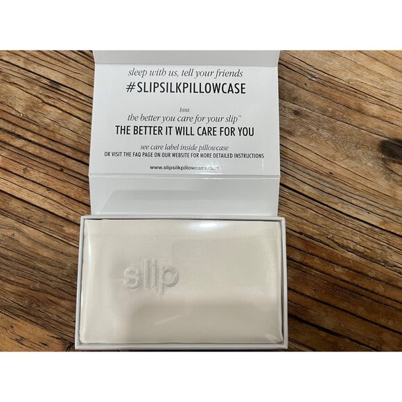 Slip Cream Silk Pillowcase - Picture 2 of 3